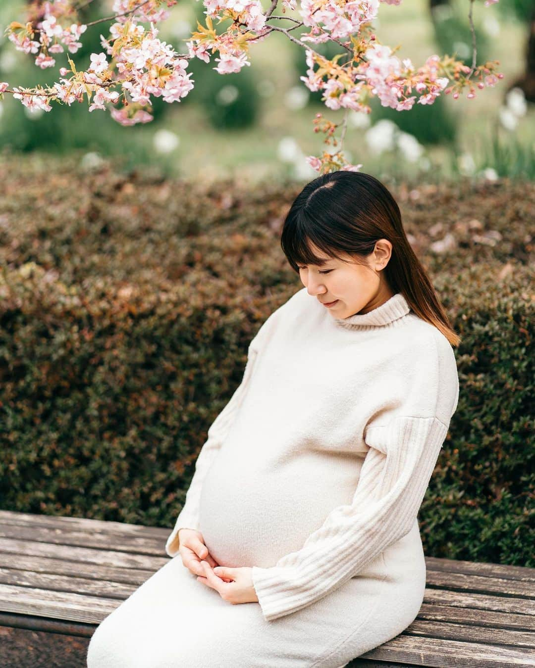 ホームランなみちさんのインスタグラム写真 - (ホームランなみちInstagram)「📷🌸  マタニティフォト続き🤰  カメラマンはお友達のあやかちゃん（@ayaka.photograph）📷  素敵な写真をありがとう♡🌸  #📷 #🌸 #🤰 #👶  #マタニティフォト #カップルフォト」3月4日 17時36分 - nami_onpu_uta