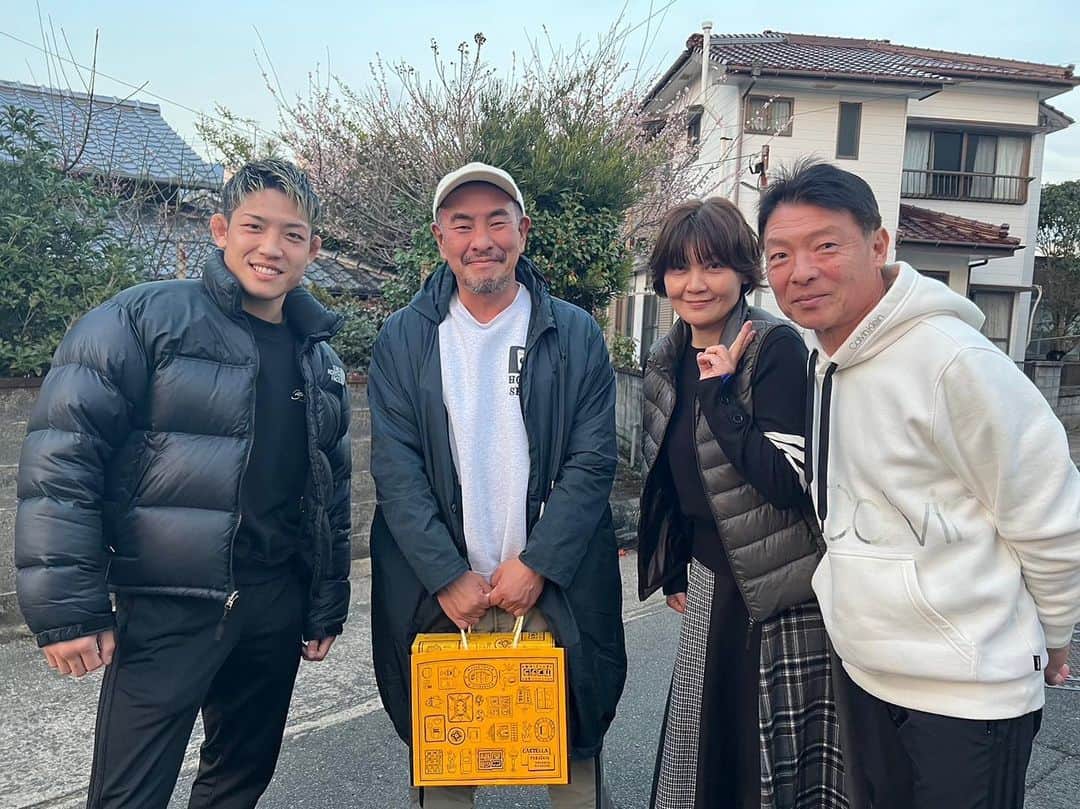 堀江圭功のインスタグラム：「佐藤大輔さんと両親で！ 撮影本当楽しかったです！  #佐藤映像　#佐世保」