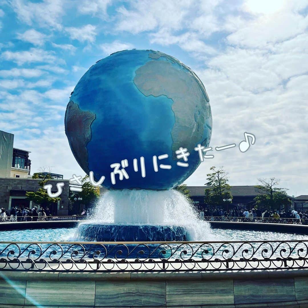 milleprintemps Japanのインスタグラム：「ここきたらこれ撮るでしょ笑 #やっぱり地球は丸い  #tdr」