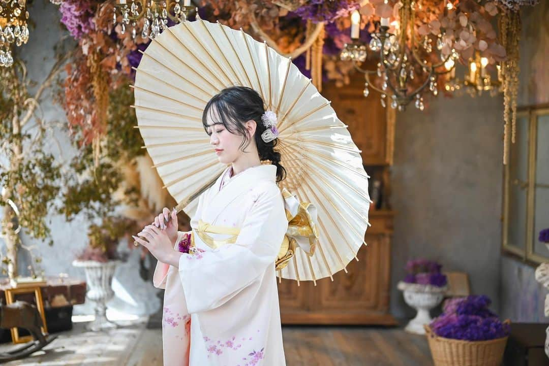 LE-PLA BEAUさんのインスタグラム写真 - (LE-PLA BEAUInstagram)「. ハナエミ振袖展示会👘 〜4/2（日）開催中🌷  24年、25年度成人の方はお急ぎください❗️ .  ご予約はWeb、お電話受け付けております📞 　　　詳細はHPでご確認ください😊 @minmi_toyokawa  @photostudio_minmi  @hanaemi_kimono  ---------------------------------------------------------- #振袖 #振袖ヘア #成人式ヘア #成人式 #成人式前撮り #成人式ヘアセット #成人式振袖 #成人式髪飾り #成人式帯結び #振袖前撮り #振袖レンタル #振袖帯結び #ママ振 #ママ振袖 #ママ振袖アレンジ #前撮り #フォトスタジオ #フォトスタジオ豊川#写真館」3月4日 18時45分 - hanaemi_kimono