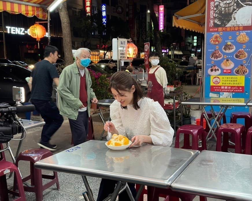 織田奈那さんのインスタグラム写真 - (織田奈那Instagram)「3/5(日)放送「旅サラダ特別編 好吃！台湾でNEXTグルメを食べ尽くす！！」  ABC 10:45〜  是非見てね🫶🏻  今回の旅で台湾が更に好きになった🥺 会った人皆んなあったかくて食べ物も美味しいしタピオカは安いし素敵な場所や🍍 タピオカはほんまに沢山飲みました🧋  #旅サラダ」3月4日 18時47分 - odanana924