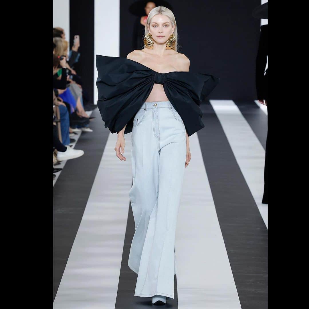 ジェシカ・スタムのインスタグラム：「Nina Ricci 🎀 #PFW #FW23」