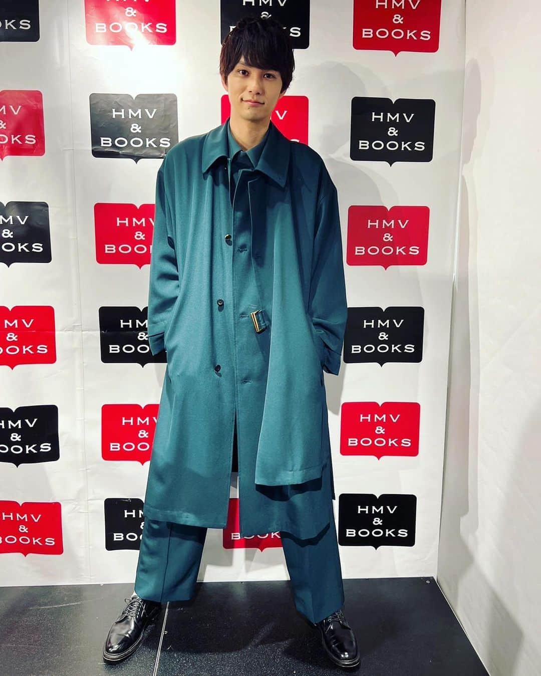 のインスタグラム：「中山優貴 2023.4-2024.3卓上カレンダー発売記念イベントでした！ 初のソロカレンダー発売とイベント！！また出来るように頑張ります✨ 来てくれたみんなありがとう😊  #カレンダー #イベント #noblecalmer #fashion #model #artist #actor #tiffany #일상 #데일리 #데일리 #좋아요 #셀피 #japan #tokyo #good #love #photooftheday #beautiful #happy #cute #selfie #me #nature #instagram #instagood #insta #instafashion #instamood #instadaily #Collars」