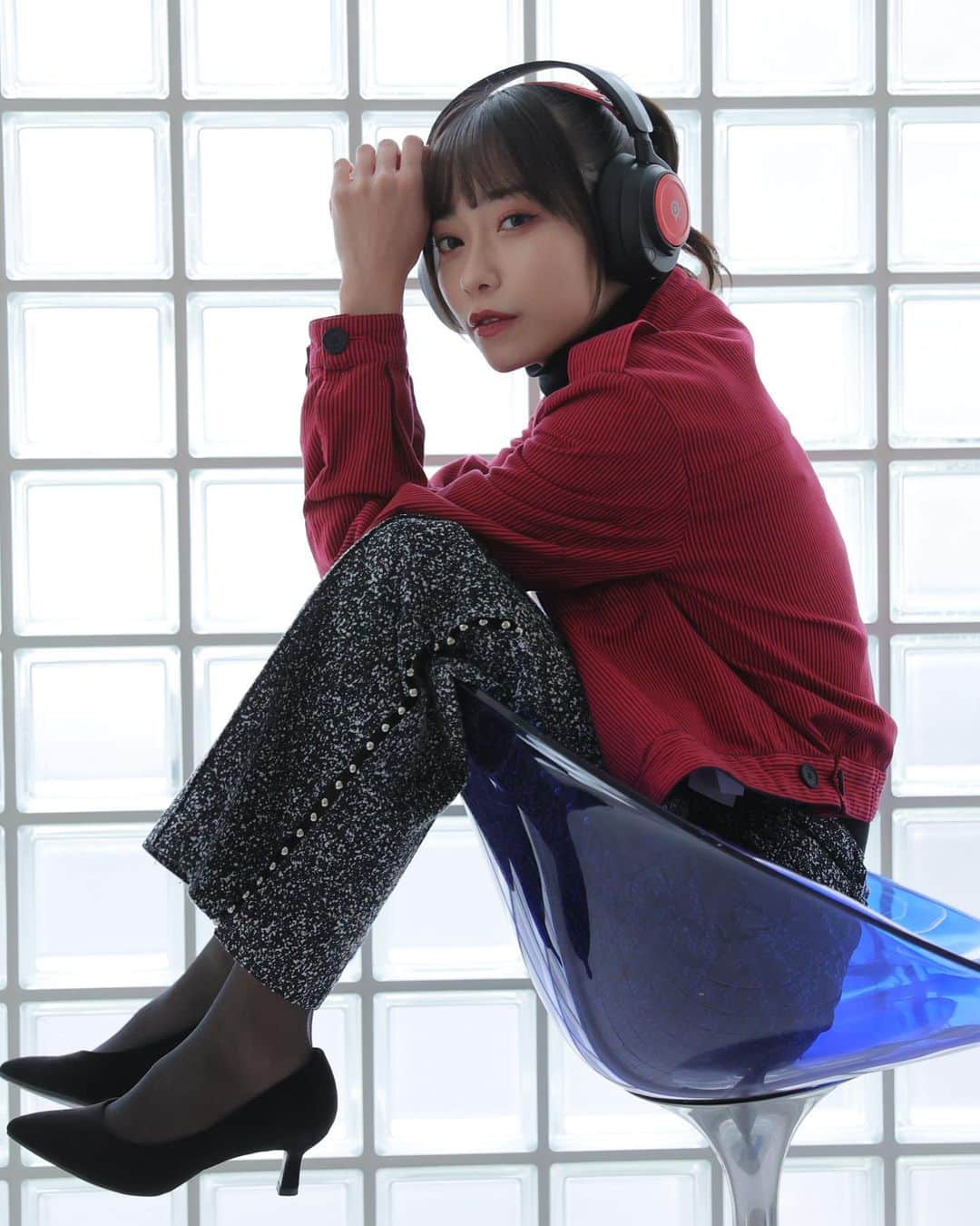 石塚朱莉さんのインスタグラム写真 - (石塚朱莉Instagram)「new headphones!  cool custom🎧  #steelseries  #gamestagramer」3月4日 19時20分 - akari_ishizuka