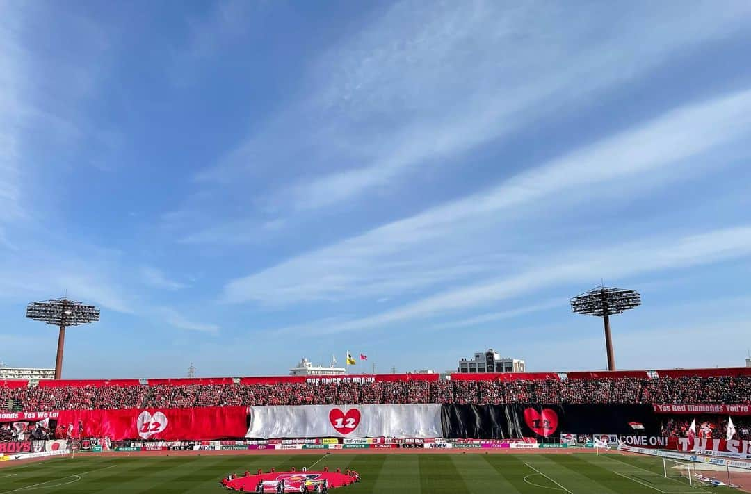 加藤美和さんのインスタグラム写真 - (加藤美和Instagram)「. Home opening match, Urawa Reds vs Cerezo Osaka! Hooray!  . ホーム開幕戦の取材⚽️✏️ わ〜〜い✨とても嬉しいです🎶🎶 お疲れ様でした🍀 . . 📻📻📻📻📻📻📻📻📻📻 🎙FM NACK5🎙 毎週月曜日〜金曜日の朝6:50- 浦和レッズの応援番組 “REDS RUN TO VICTORY” 📻📻📻📻📻📻📻📻📻📻 . @miwakato_ ←他の投稿はコチラ . . #urawareds #cerezoosaka #soccer #football #浦和レッズ #浦和 #レッズ #セレッソ大阪 #大阪 #浦和駒場スタジアム #サッカー #フットボール」3月4日 19時42分 - miwakato_