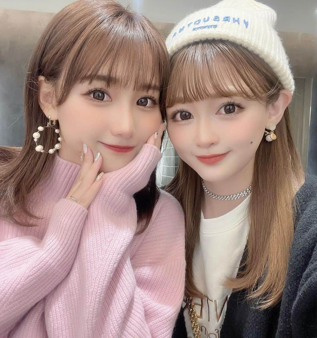 加藤里奈のインスタグラム：「⋆ 最近たくさん会えてるりなち☺️❤︎  この日も左門で語った〜笑った〜  イヤリングは、この前名古屋のPOPUPでゲットした @cuimie_official だよん✌🏻  #ootd #fashion #instafood #instagram  #hairstyle #outfit #code #instafashion  #ファッション #撮影 #ヘアスタイル #ヘア  #コーディネート #コーデ #今日の服」