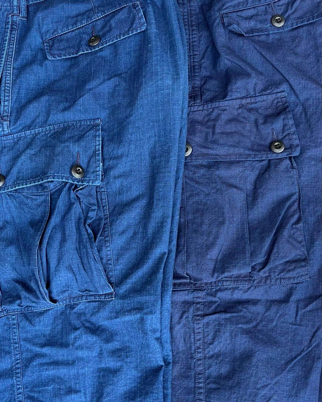 BEAMS+さんのインスタグラム写真 - (BEAMS+Instagram)「. BEAMS PLUS RECOMMEND.  ＜BEAMS PLUS＞  MIL 6 POKET PANTS INDIGO .  Indigo-dyed cotton ripstop based on military pants. The aged fabric on the left has been worn for about a year. As we at BEAMS PLUS call it, it's a beautiful "change and bloom ".  ----------------------------------  ミリタリーパンツをベースに、インディゴ染めをした、コットンリップストップ。左のエイジングした生地は約1年履き込んだ物。ビームスプラスで言う、見事な"変進開花"です。  #beams #beamsplus #beamsplusharajuku #harajuku #tokyo  #ripstop #indigo #military #militarypants #mensfashion #mensstyle #fashionporn」3月4日 20時06分 - beams_plus_harajuku