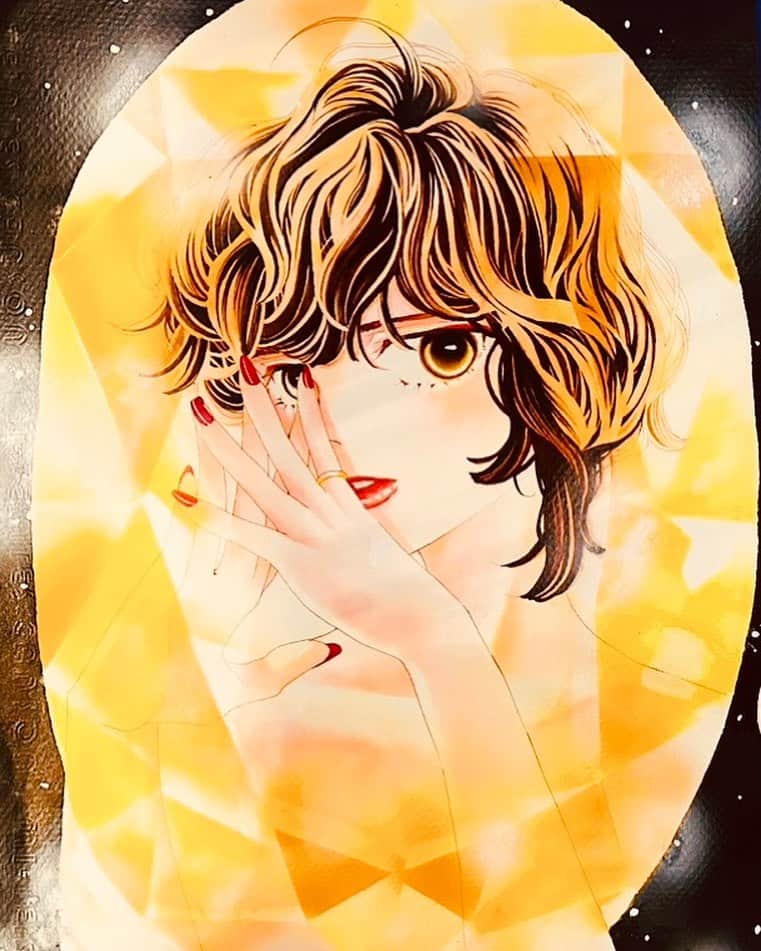 持田あきのインスタグラム：「#ワイはコスメが好き  第12回は  『美影のある女性』 です！  イラストのテーマは ハイライト&シェーディングちゃんです💎シェーディングの大切さを教えてくれた3品！💄💋  #ワイコス  #今回の商品は全部現品あるのですが #使い倒しすぎて見映えが… #ワイコスあるある」