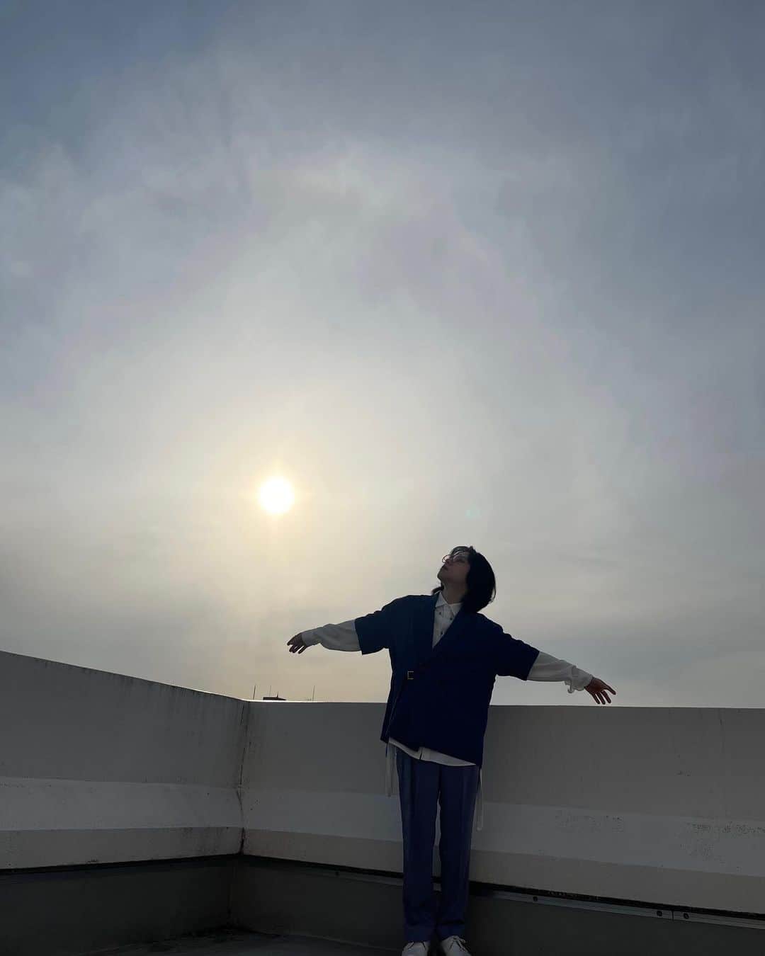 末吉秀太のインスタグラム：「太陽を捕まえたよ」