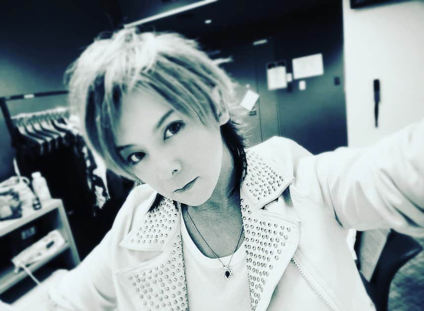 松岡充のインスタグラム：「#SOPHIA LIVE 2023 「MTV Unplugged  　　　　Presents: SOPHIA」 バンド人生において最高に記念に残るLIVEになりました。 thanks MTV!  そして明日は sophia Plugged Live! やるだけやっちまえっ！ 東京ガーデンシアターで暴れます @MTV_JAPAN #松岡充」