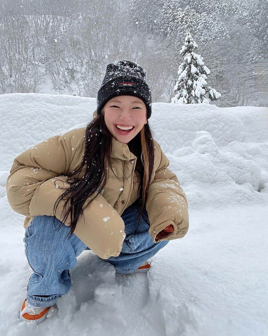 希帆さんのインスタグラム写真 - (希帆Instagram)「ゆきぃぃぃ☃️❄️❄️✨ 雪を見ると少年に戻ったかのようにはしゃぎます👦🏻🫶 大雪の中の鳥取旅楽しかったなぁ🤍」3月4日 20時53分 - k_i_h_o_