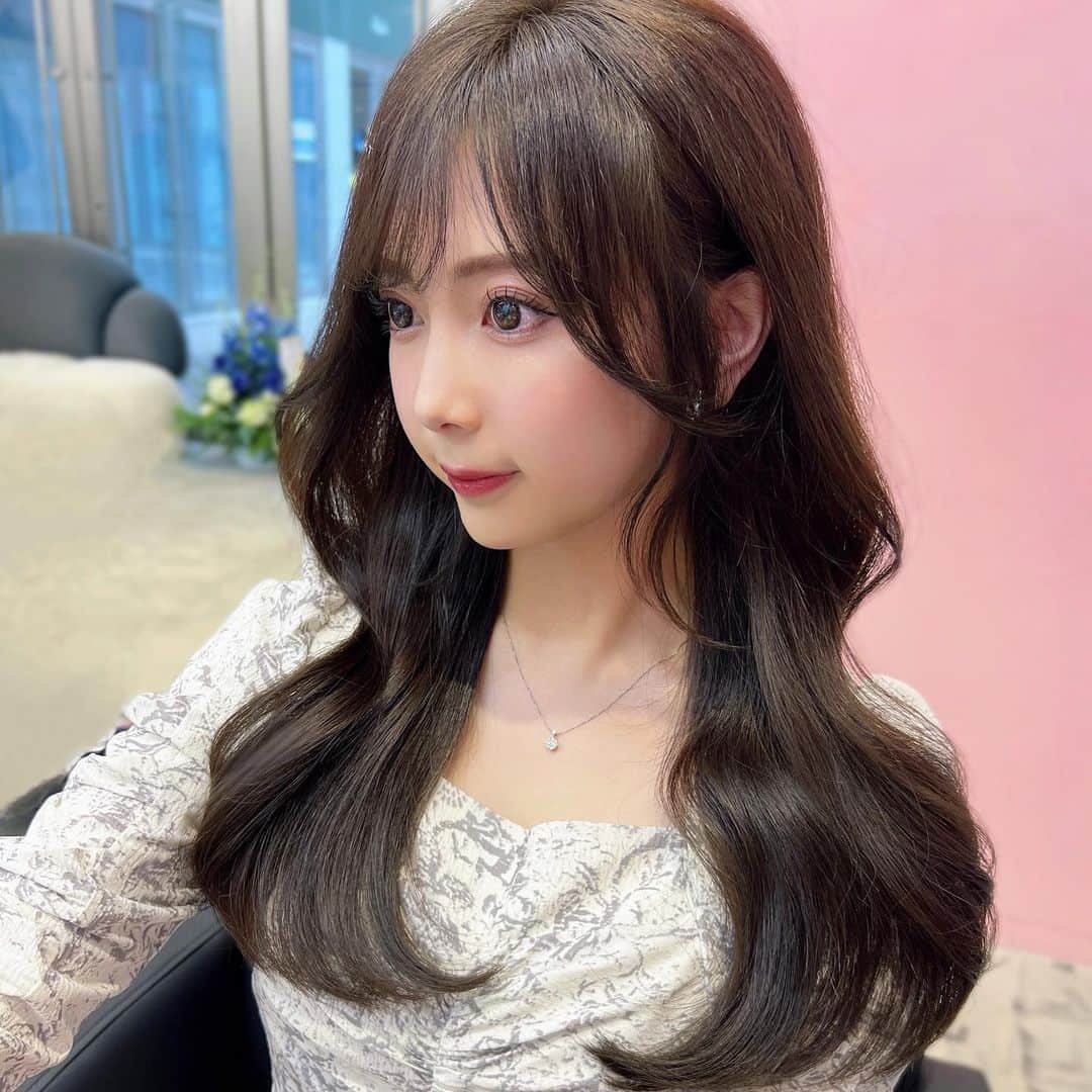 MAMIのインスタグラム：「アイコン変えた🤍🤍  #韓国ヘア #くびれヘア #名古屋　#栄」