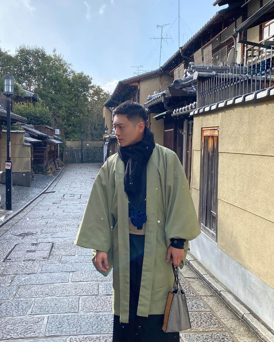 山口大地さんのインスタグラム写真 - (山口大地Instagram)「雪の京都 本当に綺麗でした  着物もたまに着るといいですね 町にも人にも風情があり この年になってみる景色は全然違うものでした。  また行きたいな、、  #京都 #着物」3月4日 21時35分 - yamaguchidaichi_official