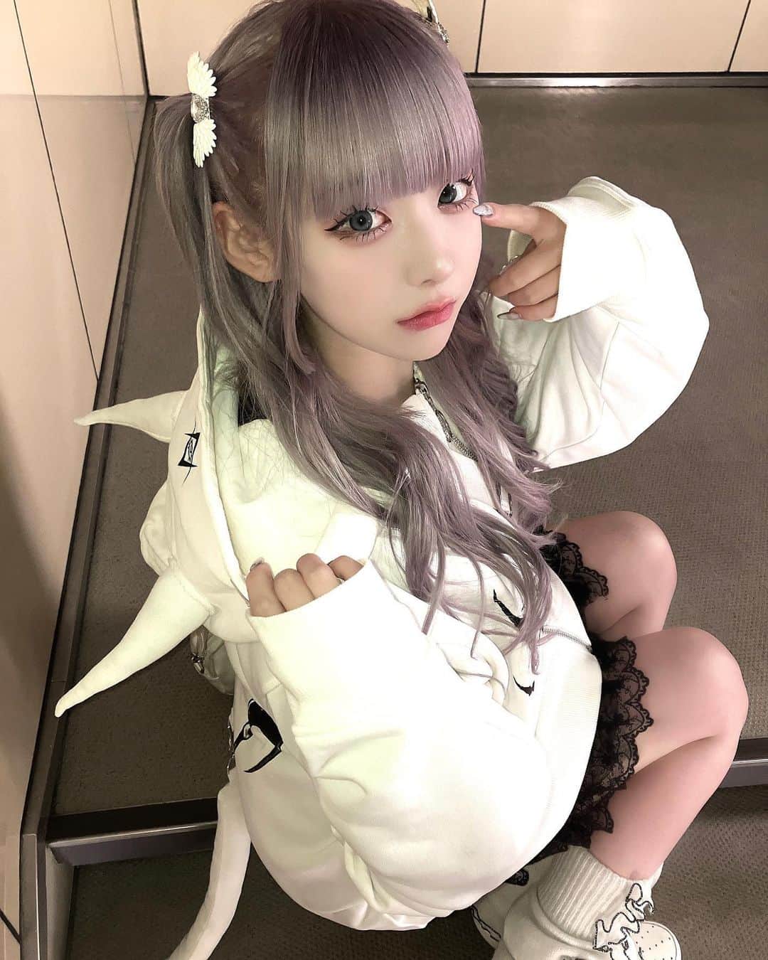 凸守すずのインスタグラム：「@reflem_official さんのお洋服大好き🥺🥺🥺🥺かわいいのー！これ尻尾もついてる❗️  #reflem」