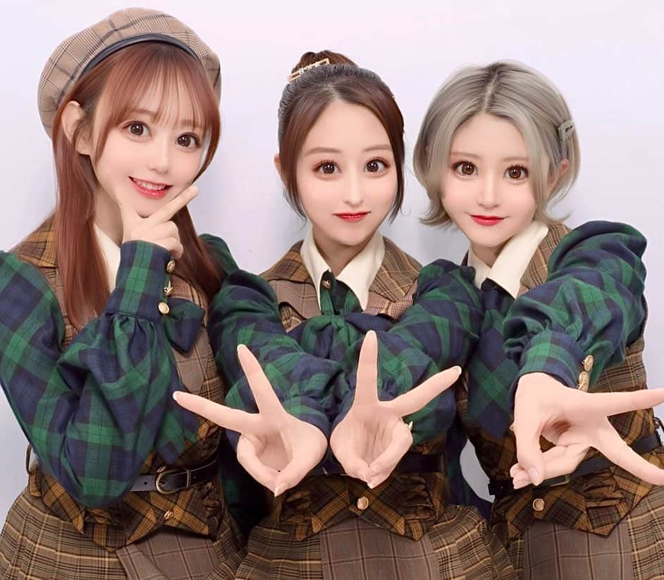 吉橋柚花のインスタグラム：「衣装でプリ撮ったの初めて♡ うれしい🥹思い出だ🥹♡  #AKB48」