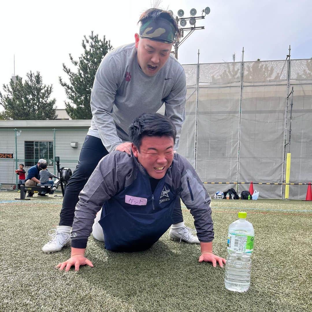 エレコム神戸ファイニーズ公式さんのインスタグラム写真 - (エレコム神戸ファイニーズ公式Instagram)「〈 合同練習 〉  本日は山口大学アメリカンフットボール部GAMBLERS(@yamaguchi.af.gamblers)の皆さまが 練習に参加してくれました。 一生懸命練習やトレーニングに取り組む姿に、 我々も大変刺激を受けました。 遠いところご参加いただきありがとうございました🏈✨  #エレコム #神戸 #ファイニーズ #elecom #kobe #finies #エレコム神戸ファイニーズ #xleague #Xリーグ #americanfootball #football #アメリカンフットボール #アメフト」3月4日 21時52分 - finiesfootball