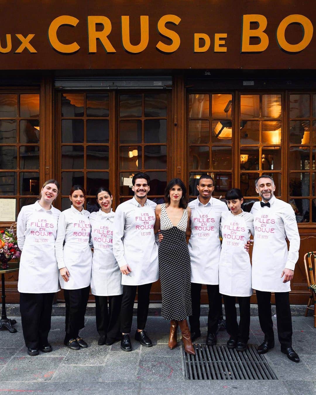 Jeanneのインスタグラム：「Thursday we hosted our SKINCARE SHOW at Les Filles en Rouje‘s cantine @auxcrusde.bourgogne  This simple but refined House was the perfect place to present our new skincare line : developed and made with good, natural and effective ingredients. Like every good French Cuisine 🧑‍🍳」