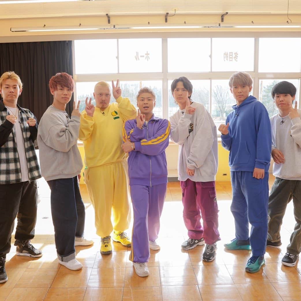 のインスタグラム：「【GENERATIONS高校TV出演】 この度スクワッドがAbema TVの GENERATIONS高校TVに出演しました！！  スクワッド初のAbema出演はとても緊張しましたが、 GENERATIONSさんがとても優しく、話しやすい方々だったので 楽しく撮影する事が出来ました！！  動画は3/11日と18日の２週に渡り放送されるので是非見てください！  この番組に出演出来たのも皆さんが応援して下さっているお陰なので、今後とも応援お願いします！  そして皆さんに沢山いい報告が出来るようにこれからも活動頑張ります！！」