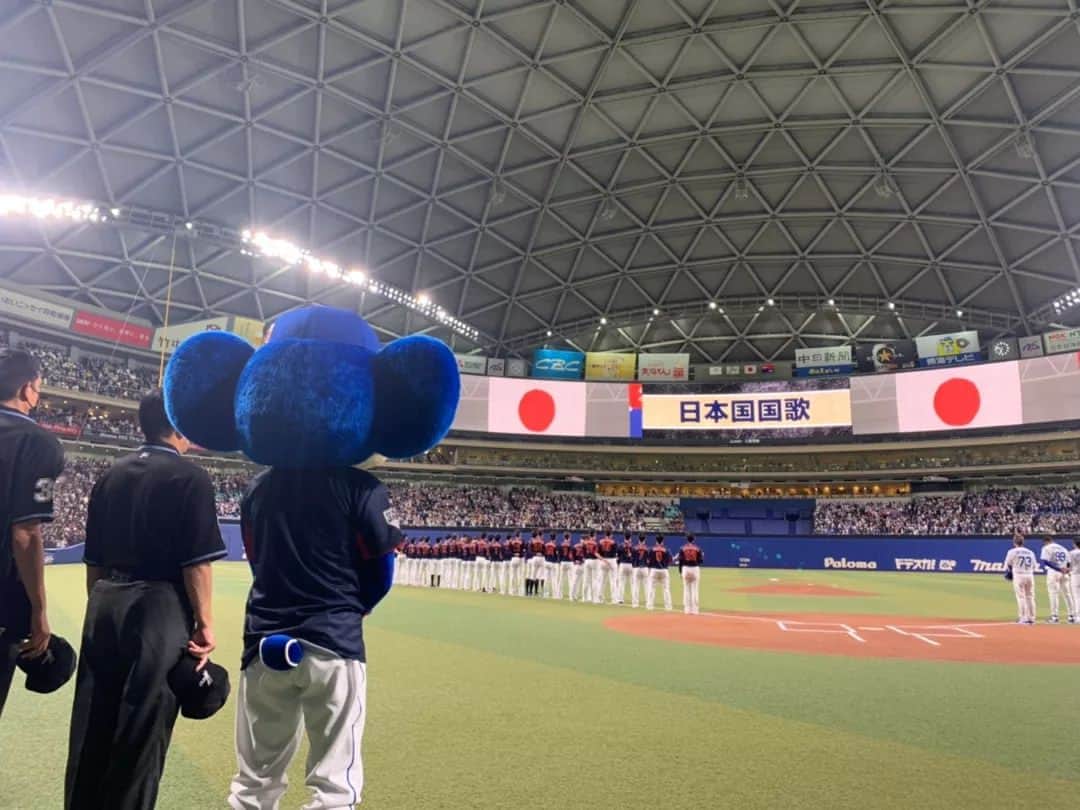 のインスタグラム：「両チーム応援するの大変(笑) #侍ジャパン #中日ドラゴンズ」