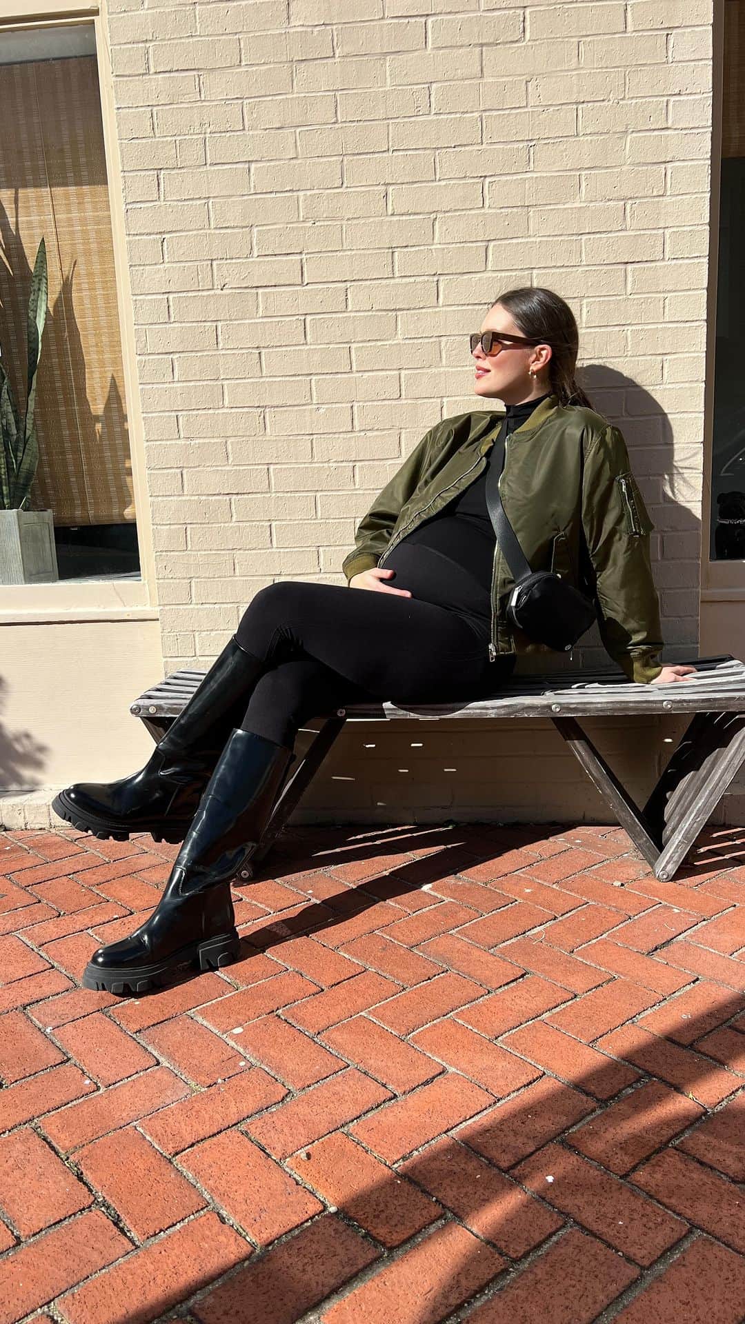エミリー・DiDonatoのインスタグラム：「A weekend full of kids birthday parties but make it fashion and make it very pregnant 🤰🏻」