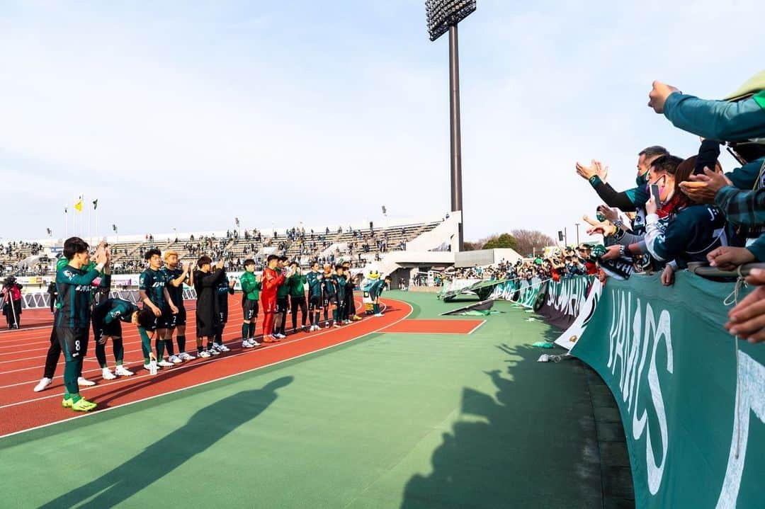 竹重安希彦さんのインスタグラム写真 - (竹重安希彦Instagram)「J3開幕 2-3敗戦。 まだまだここから！  最高の雰囲気でした。 たくさんの応援ありがとうございました！ #2023 #j3  #開幕 #scsagamihara  #サガミスタ  #21」3月4日 22時35分 - akihikotakeshige125