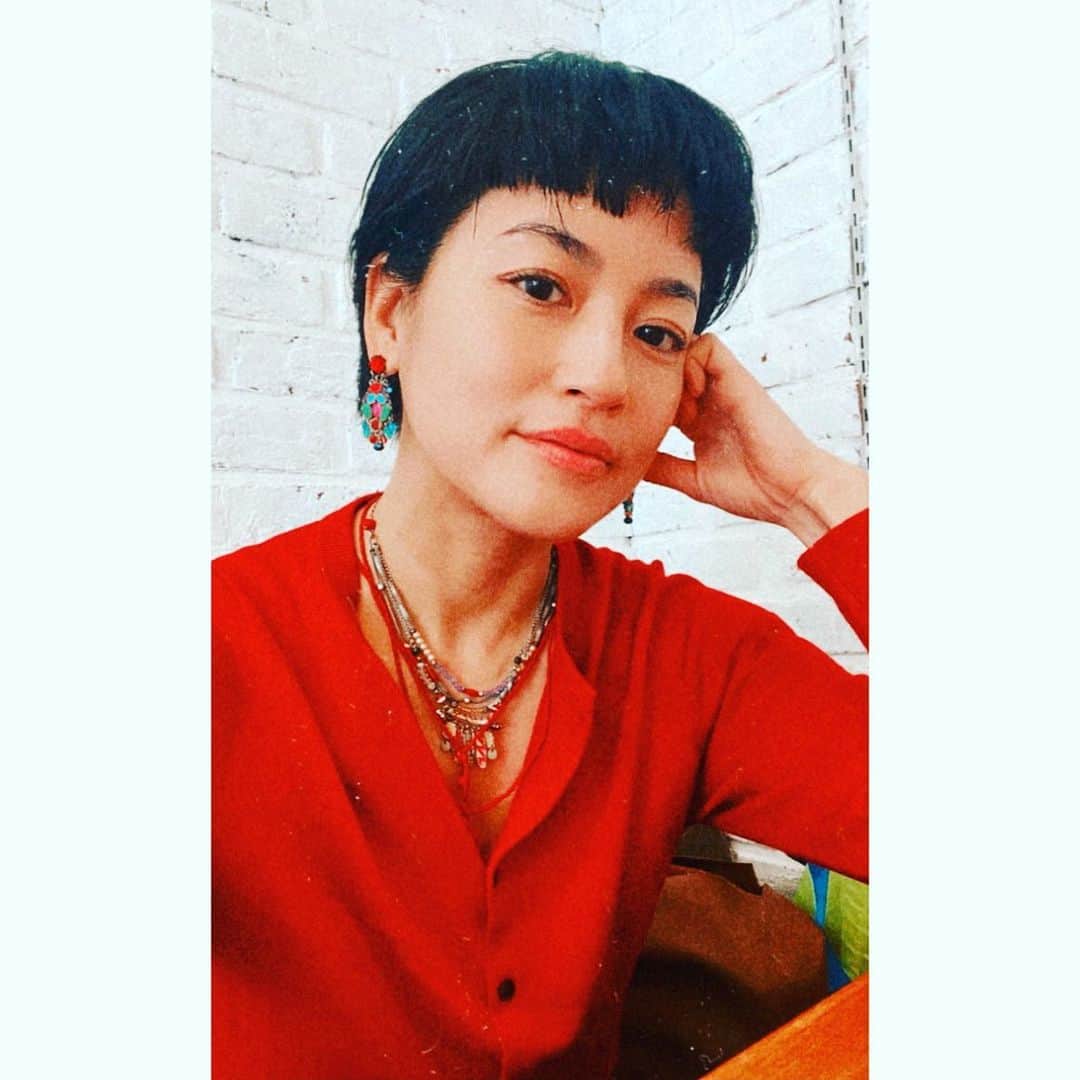 桃生亜希子のインスタグラム：「仲良し親子と一緒に、息子が楽しみにしていた『ドラえもん』の映画を鑑賞。 　 　　最近観たドラえもん映画の中で、1番やばかった。🔥　笑 　　　 　 　宗教、自分らしさや完璧さ、色んな角度から　終わってからもさやかちゃん　@yakusou と語りまくった。🔥  　クラッシックなドラえもん映画に戻ったようなテンポと進化した物語のハーモニーを感じたよ。👏 　 　きっと人によって、色んな受け取り方ができるんだろうなぁ。 　 　シンプルだけど、深い。 　面白かった！✨✨✨ 　　 　のび太、かっこよかったなー❤️‍🔥 　どらちゃん、かわいかったなー🥹 　おすすめ！  　みんなと語りたい！😆  #ドラえもんのび太と空の理想郷　#何よりも自分の心の声を聞く」