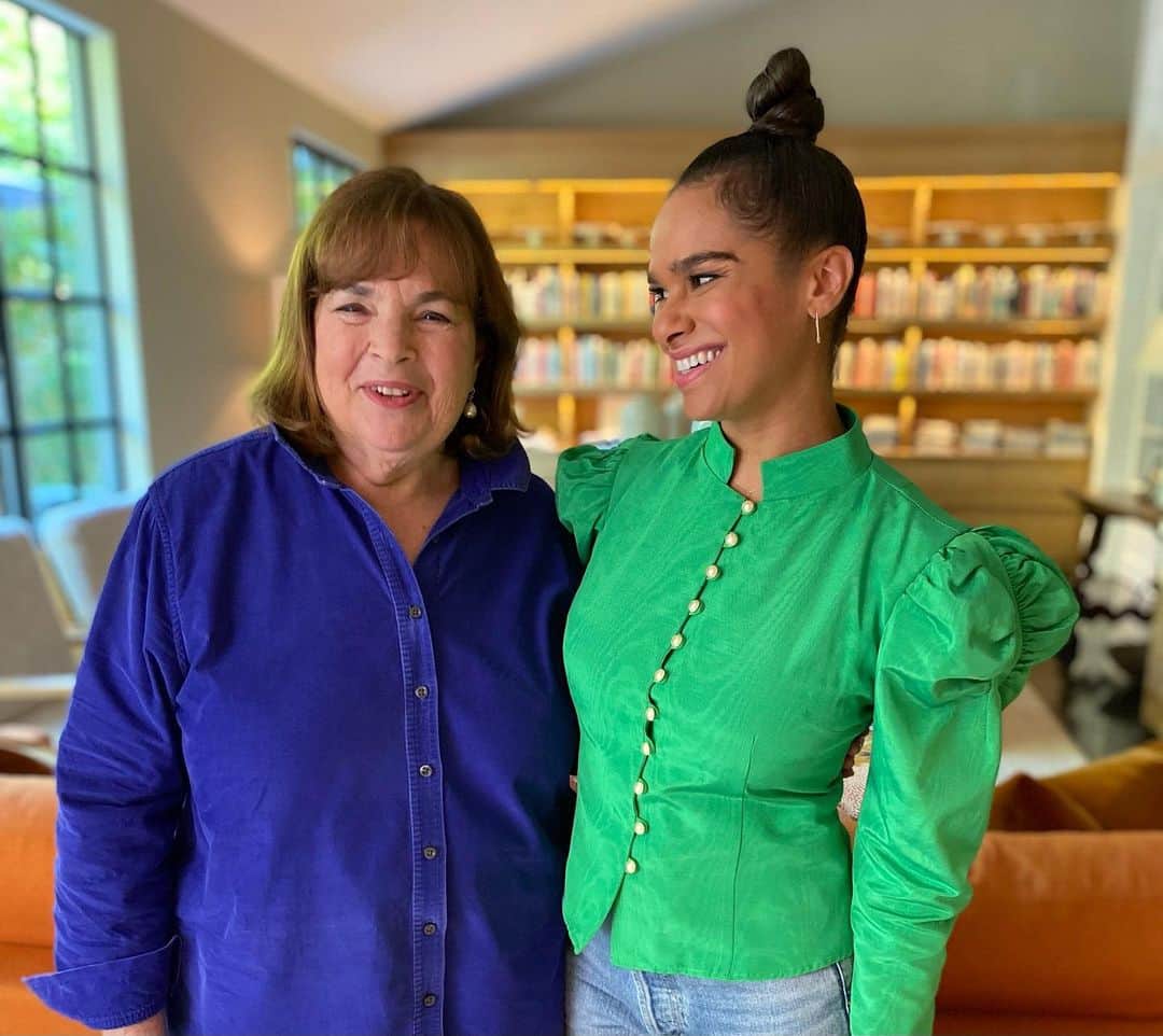 のインスタグラム：「Don't forget to join @mistyonpointe and me tomorrow Sunday, March 5th at 11:30 am on Food Network and streaming on Discovery+. She's beyond inspiring!#BeMyGuest #fun ! ❤️❤️」