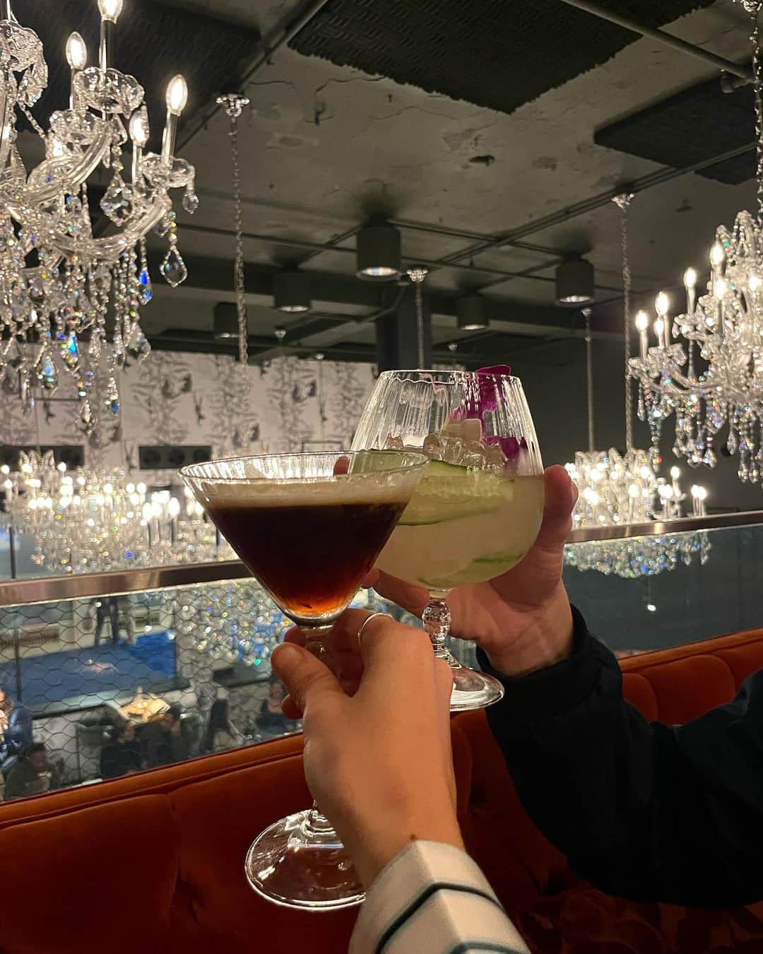 Brooke Marie Hylandさんのインスタグラム写真 - (Brooke Marie HylandInstagram)「Celebrating the queens arrival to Pittsburgh, @kellylhyland 👸🏻🍸」3月4日 23時43分 - brookehyland