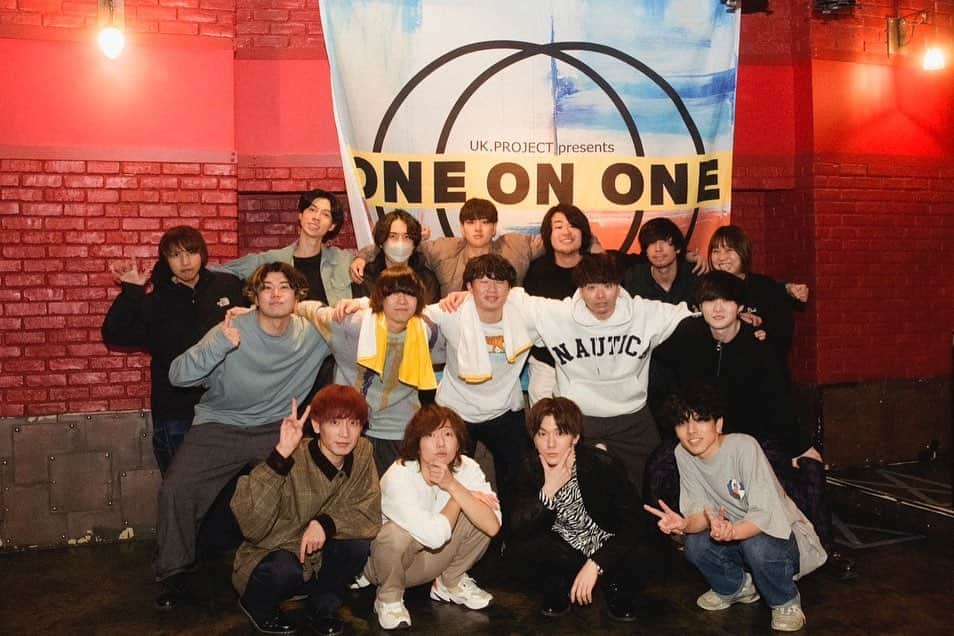 Daishiさんのインスタグラム写真 - (DaishiInstagram)「2023.3.2 ONE ON ONE @下北沢シャングリラ  久々のライブ、対バンイベント楽しかた👏  ツアータオルもちらみせ、お気に入りカラーです✌️  沢山きてくれてありがとうでした！！  Photo by @kondohmidori   #theshesgone  #シズゴ  #ONEONONE」3月4日 23時49分 - dyson_statham