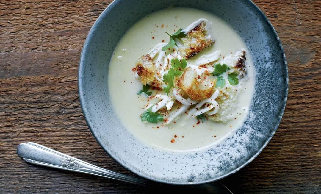 Food Republicのインスタグラム：「Great weekend cooking idea: Blue crab velouté with celery root. Recipe at link in bio.」