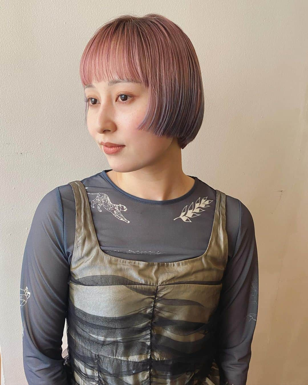 金子真由美のインスタグラム：「* bob cut  * @tmc516 ちゃん💙💙 * #ボブヘア #ボブ」