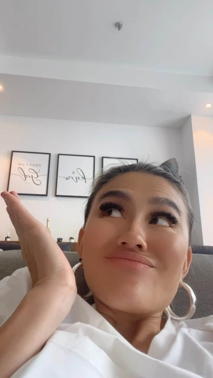 アグネス・モニカのインスタグラム：「It’s what it is 🤍  sincerely  #AGNEZMO」