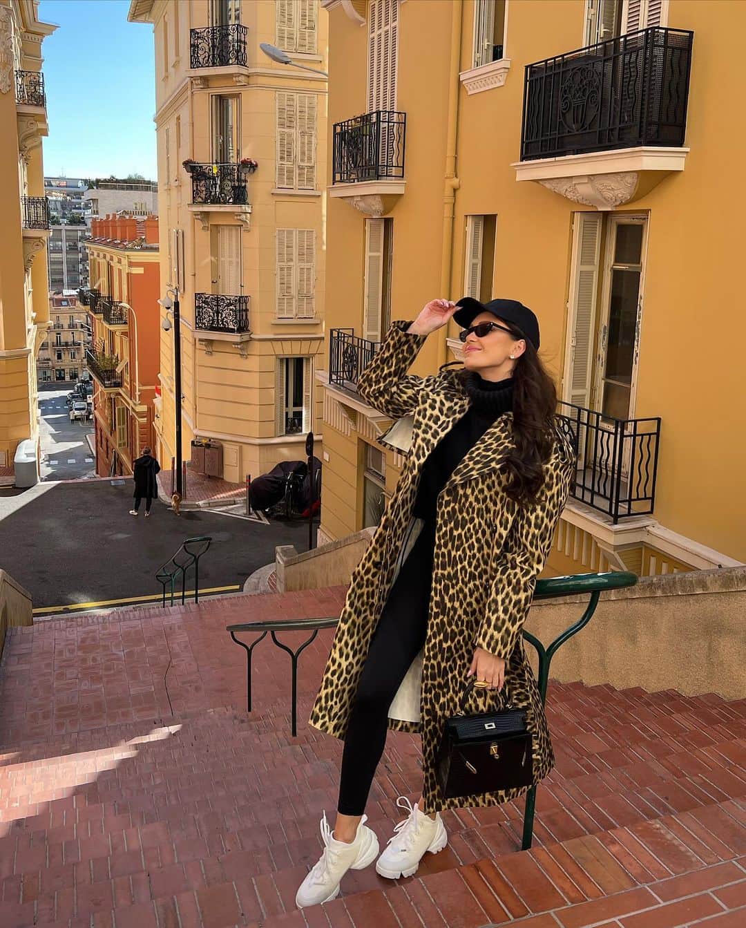 のインスタグラム：「So happy to be in beautiful Monaco ☀️☀️☀️ How lucky to have my debut at the prestigious Opera de Monte-Carlo, with one of my favorite roles - Violetta in La Traviata! The sun is shining and now I finally feel that Spring is here!☀️🌺  @placido_domingo @tenorjaviercamarena  Conductor Massimo Zanetti」