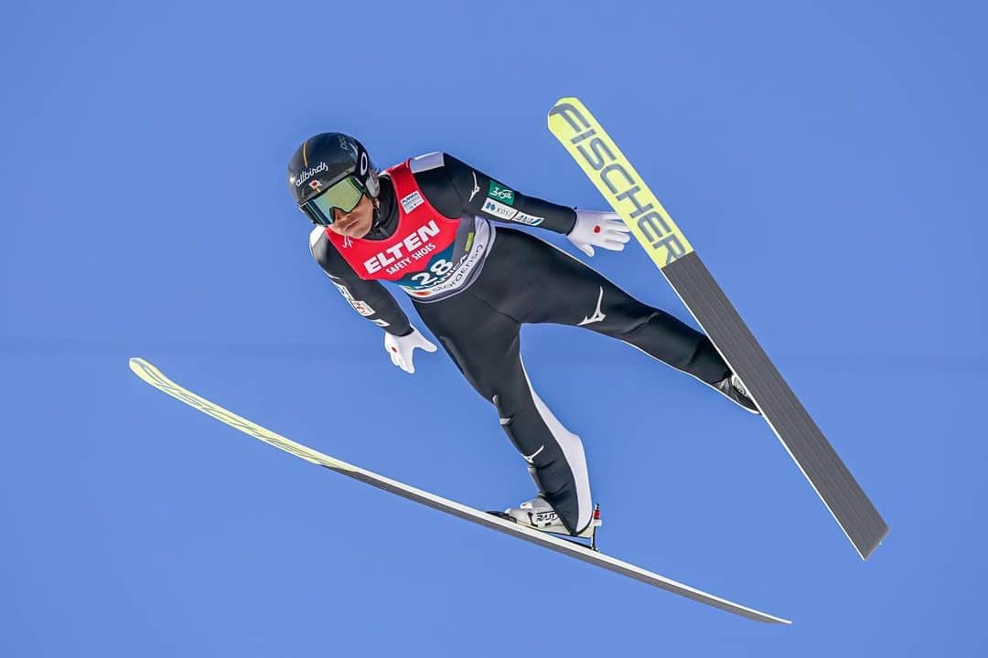 渡部暁斗のインスタグラム：「18th place LH individual.  All our race of Championships is over today. That wasn’t successful, but I gave my best shot🔫 Thank you for the all support!!  📸 @nordicfocus  #livetoski #BeWhoYouAre #allbirds #fischerski #swix #oakley #goldwin #poc #hestra #marwesports #アミノバイタル #ski #nordic #skijumping #crosscountry」