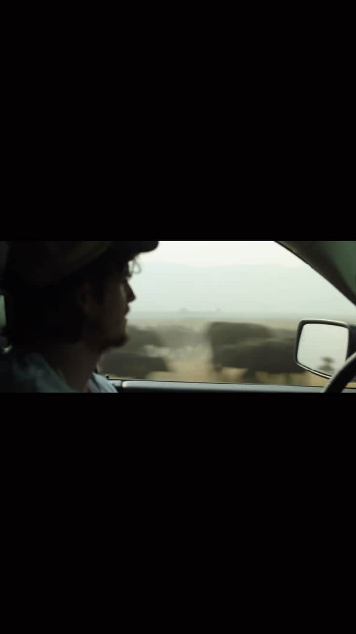 ダニエル・シャーマンのインスタグラム：「Every man for himself. @everymanforhimself_movie @garygardnerfilm #NicholasLogan」