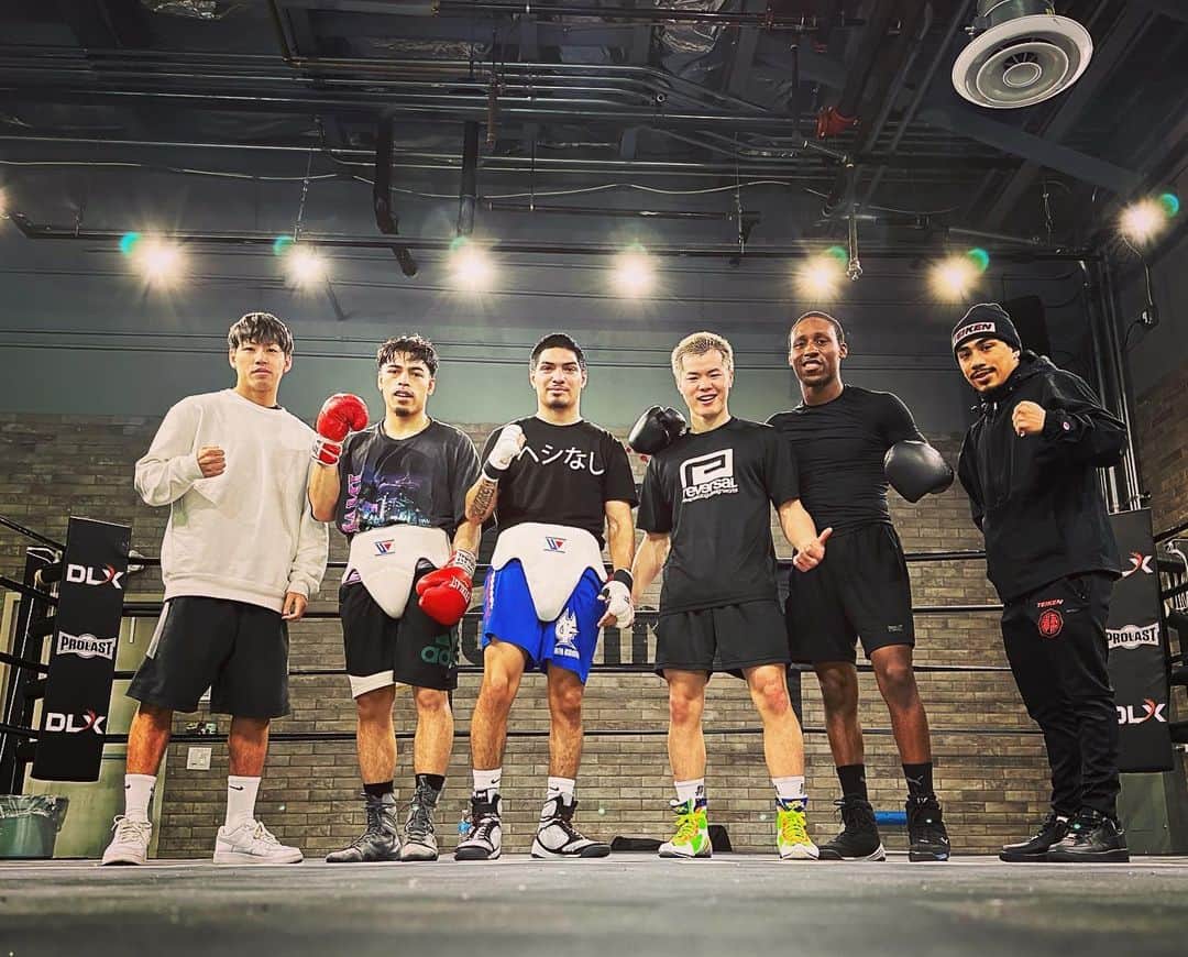 粟生隆寛のインスタグラム：「7 rounds of sparring today🥊」