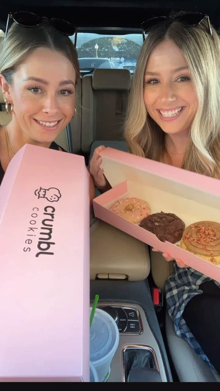 Tracy and Stefanieのインスタグラム：「Crumbl cookie taste test! Which is your fave this week? #crumblcookies #crumblcookiereview #crumblcookietastetest #crumbl #tastetest #foodreview」