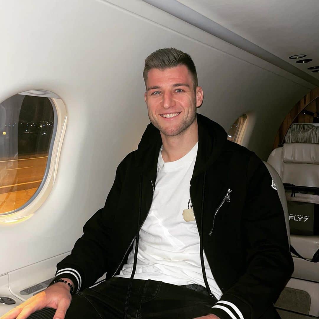 ロビン・クノッヘのインスタグラム：「Back to Berlin 📍  #RK31 #EinTeam #Union」