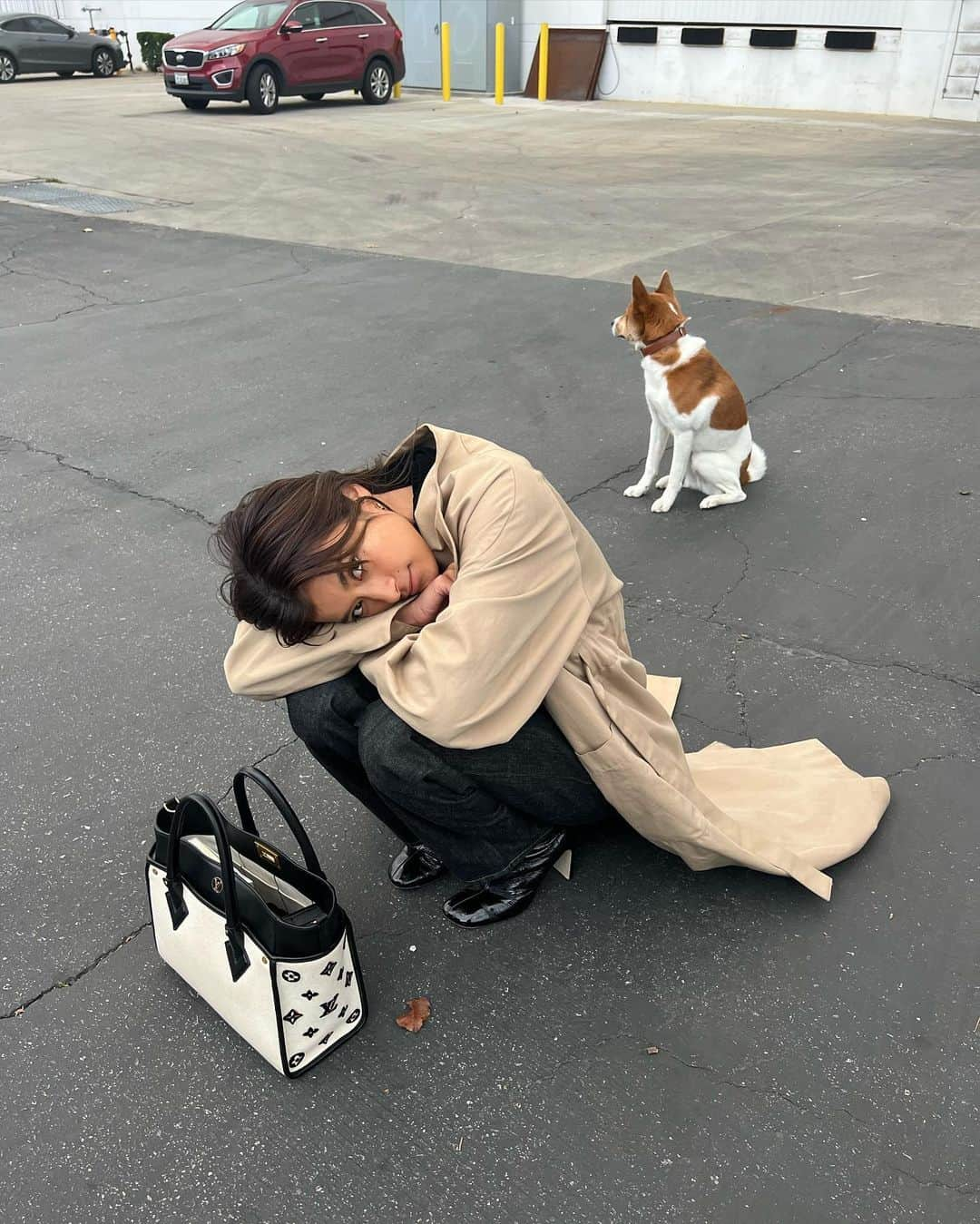 ローラさんのインスタグラム写真 - (ローラInstagram)「One of my favorite outfits♥️  Jacket @centerforcosmicwonder  Sustainable denim @studior330  Bag @louisvuitton」3月5日 8時57分 - rolaofficial