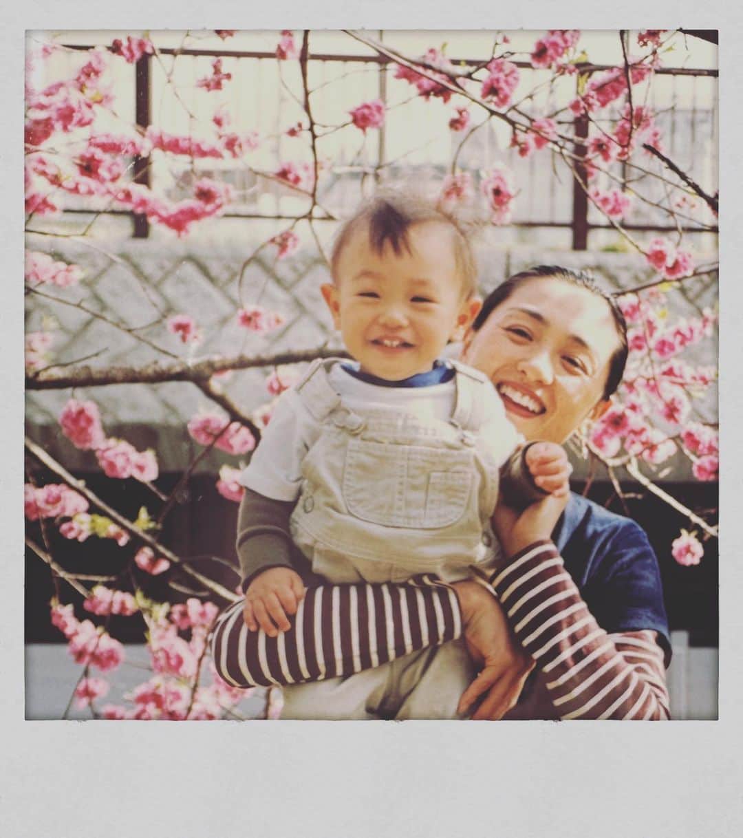 香坂みゆきさんのインスタグラム写真 - (香坂みゆきInstagram)「Happy Birthday❣️ 26年もたったか〜 たったな〜w  #お誕生日  #桜の季節  #おめでとう  #❤️」3月5日 9時32分 - miyuky__way
