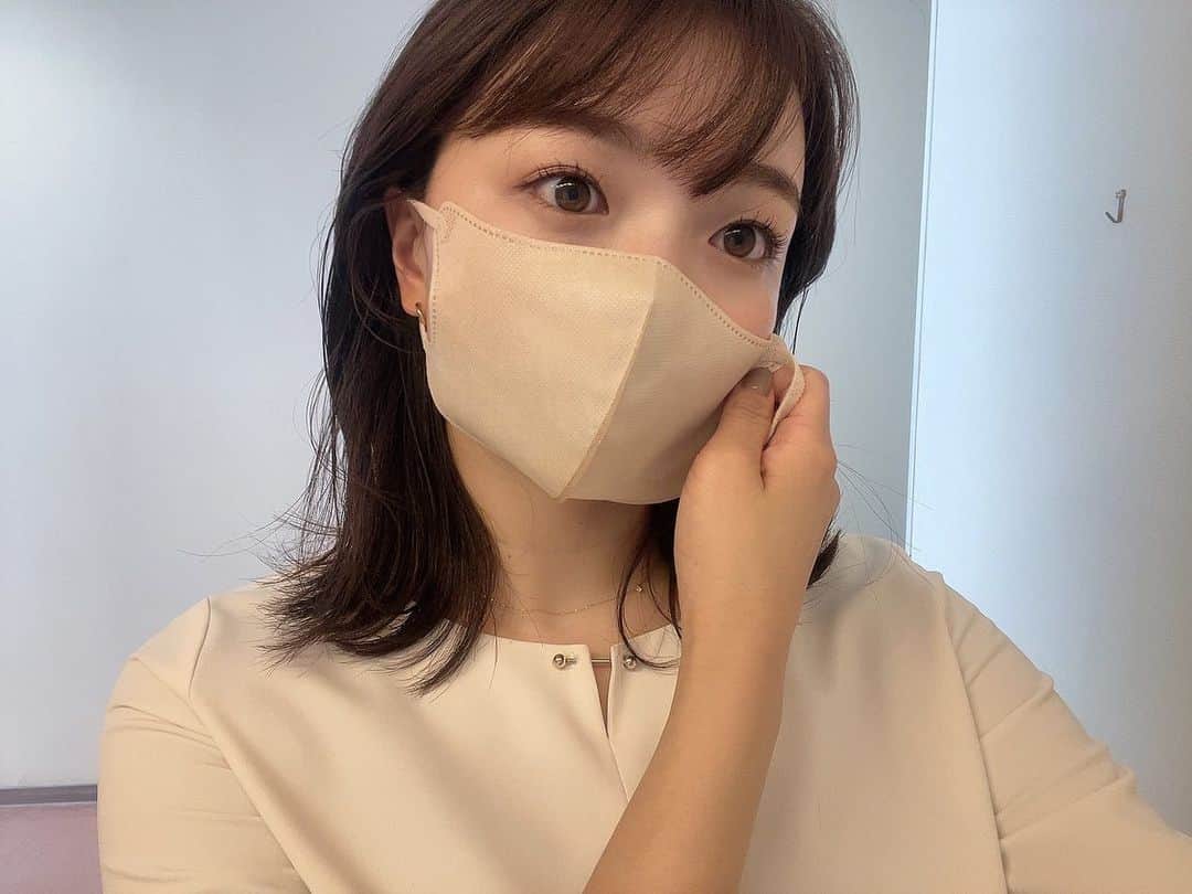 中谷萌のインスタグラム：「😷😷😷  これが、ほんとのマスク詐欺。  #今年いつもよりきてる #花粉症 #鼻が効かなくて何食べても味薄い #頭がぼーっとする #花粉症のみなさま一緒に乗り切りましょう #1番効くのはなんだ？ #教えて」
