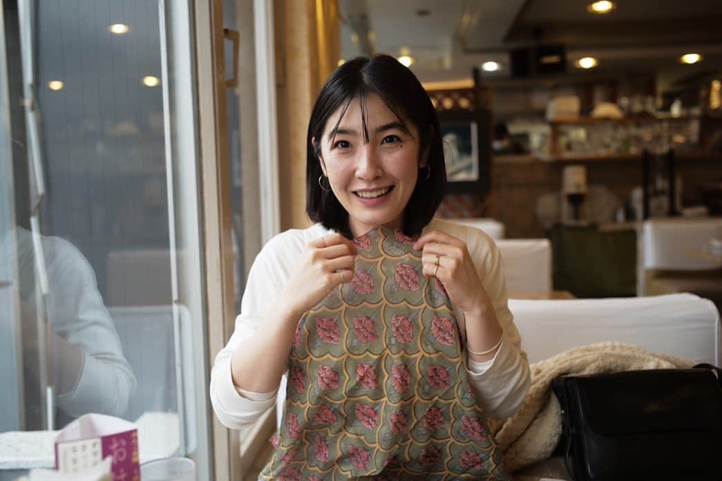 川口花乃子さんのインスタグラム写真 - (川口花乃子Instagram)「気持ちのいい日の思い出。 写真にあの日のムードがにじんでてほかほかする。 白い服でミートソース食べようとしたら、なんかかけたほうがいいよ、、？って、出会って間もないのによくわかってらっしゃる🙈」3月5日 19時08分 - canocokawaguchi