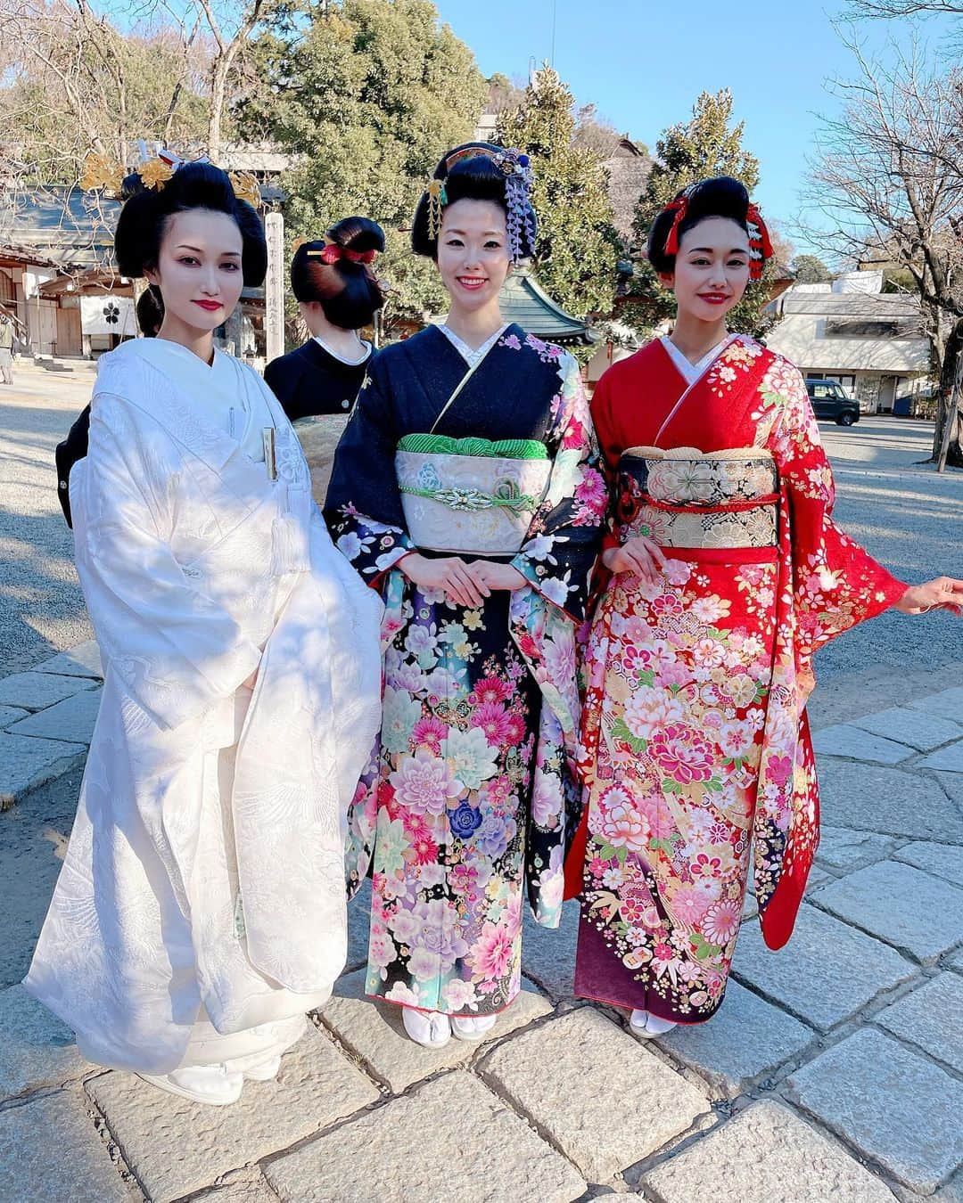 湊月莉子のインスタグラム：「日本髪、写ってるモデル全部地毛です❣️貴重な体験をさせていただき本当にありがとうございました♫✨#日本髪 #舞妓さん #model #ヘアメイクさんと繋がりたい #振袖ヘア #成人式ヘア #貴重な体験 #モデルさんと繋がりたい #美男美女と繋がりたい #京都 #時代劇 #芸妓さん #ヘアメイク好きな人と繋がりたい」