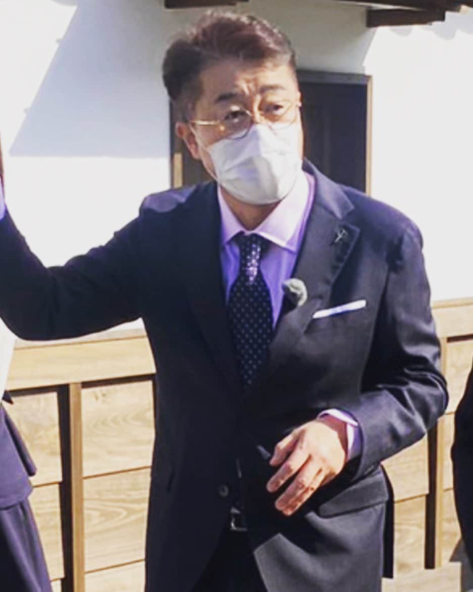 のインスタグラム：「選挙活動中の元アナウンサーみたいですが、違います(^^)  日本遺産特番の撮影中です。 まもなく公開となります。  詳細はまた！  #日本遺産　#特別番組　#TV #多賀公人 #アナウンサー　#happy #life #love #岡山　#倉敷」