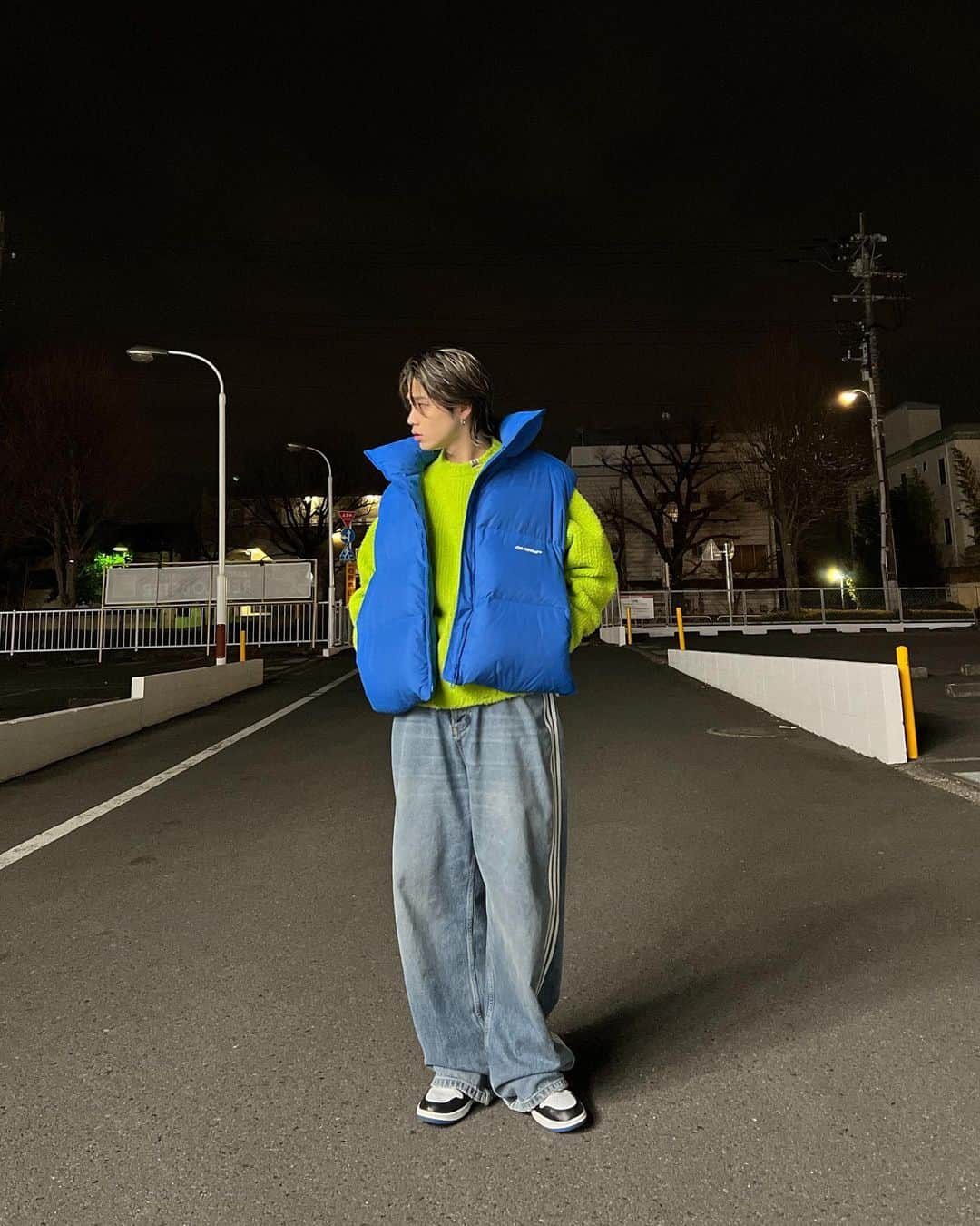 やまとさんのインスタグラム写真 - (やまとInstagram)「🖇💛💙  Sweater: @miharayasuhiro_official  Down vest: @off____white  Denim: @balenciaga  Sneaker: @nike × @fujiwarahiroshi  #sneakers #y_kicks」3月5日 19時56分 - com.yamato