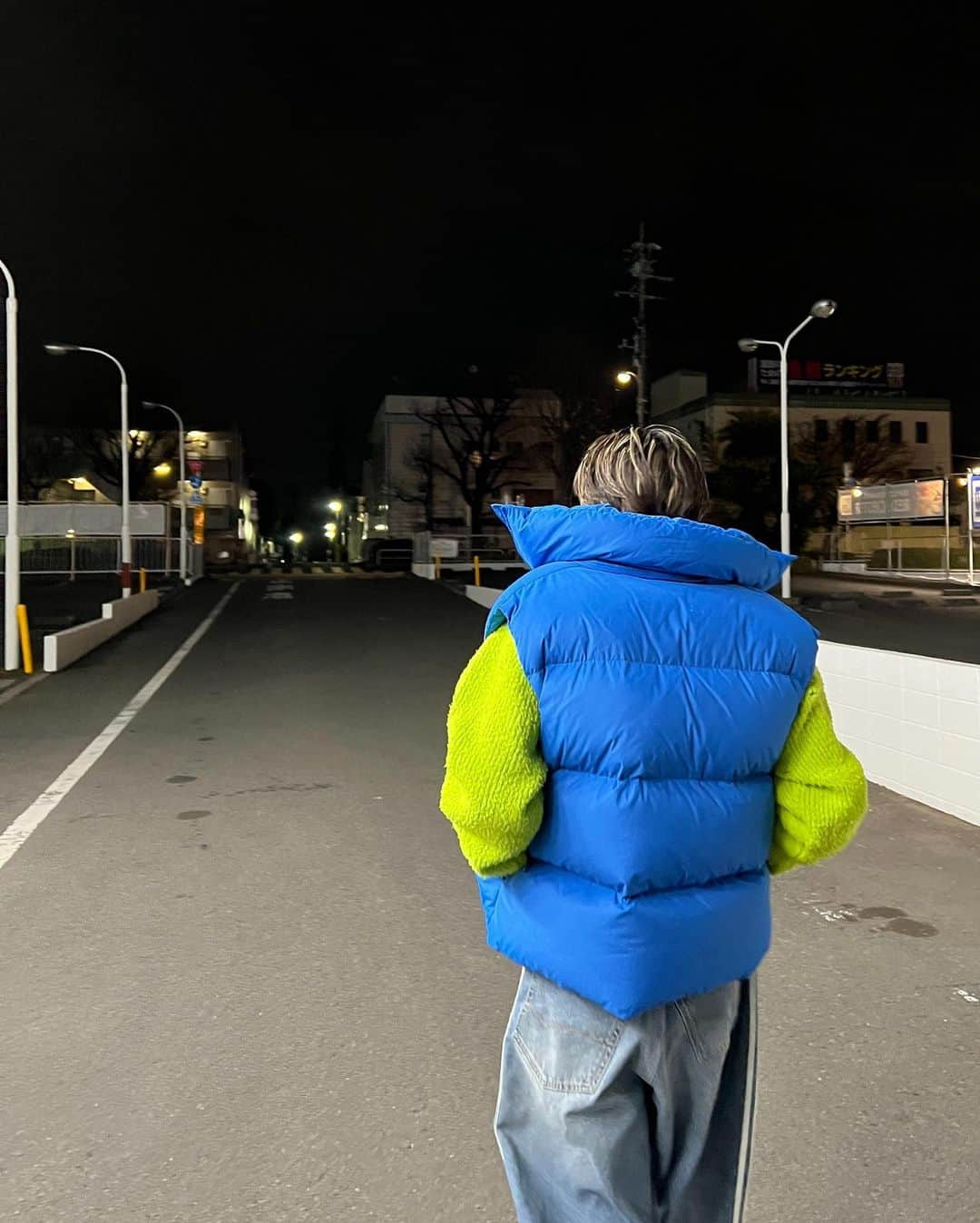 やまとさんのインスタグラム写真 - (やまとInstagram)「🖇💛💙  Sweater: @miharayasuhiro_official  Down vest: @off____white  Denim: @balenciaga  Sneaker: @nike × @fujiwarahiroshi  #sneakers #y_kicks」3月5日 19時56分 - com.yamato