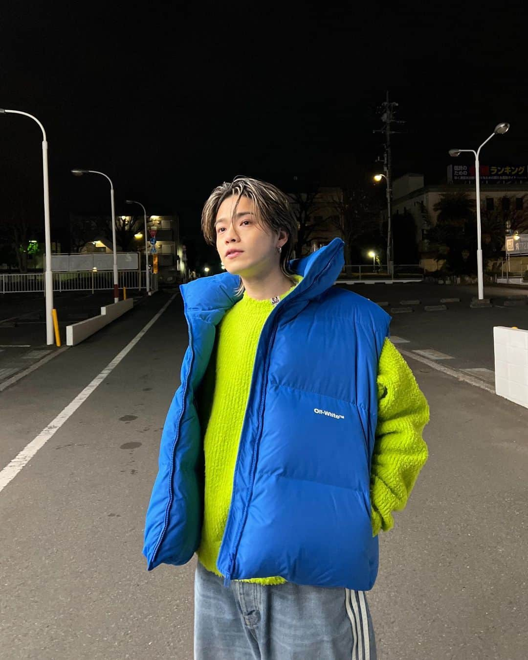 やまとさんのインスタグラム写真 - (やまとInstagram)「🖇💛💙  Sweater: @miharayasuhiro_official  Down vest: @off____white  Denim: @balenciaga  Sneaker: @nike × @fujiwarahiroshi  #sneakers #y_kicks」3月5日 19時56分 - com.yamato