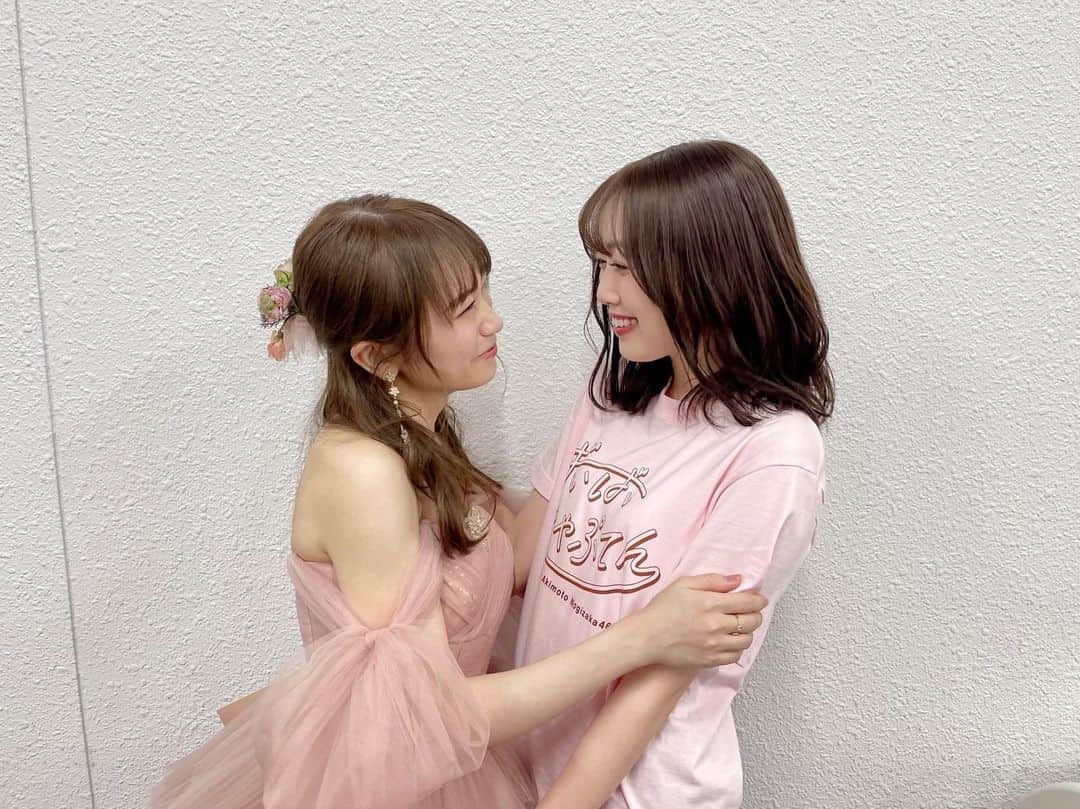 のインスタグラム：「#🥰 #💘 #🥲   真夏さん、ご卒業おめでとうございます。 今まで本当にありがとうございました！！！  バースデーライブの写真、少しずつ載せていきますね🤍  #秋元真夏  #秋元真夏卒業コンサート  #バースデーライブ #乃木坂46バースデーライブ   🫧  #yurigram #ユリグラム  ~~~~~ #乃木坂4期生 の #北川悠理 （#kitagawayuri ）です！🫧  #乃木坂46 #nogizaka46」