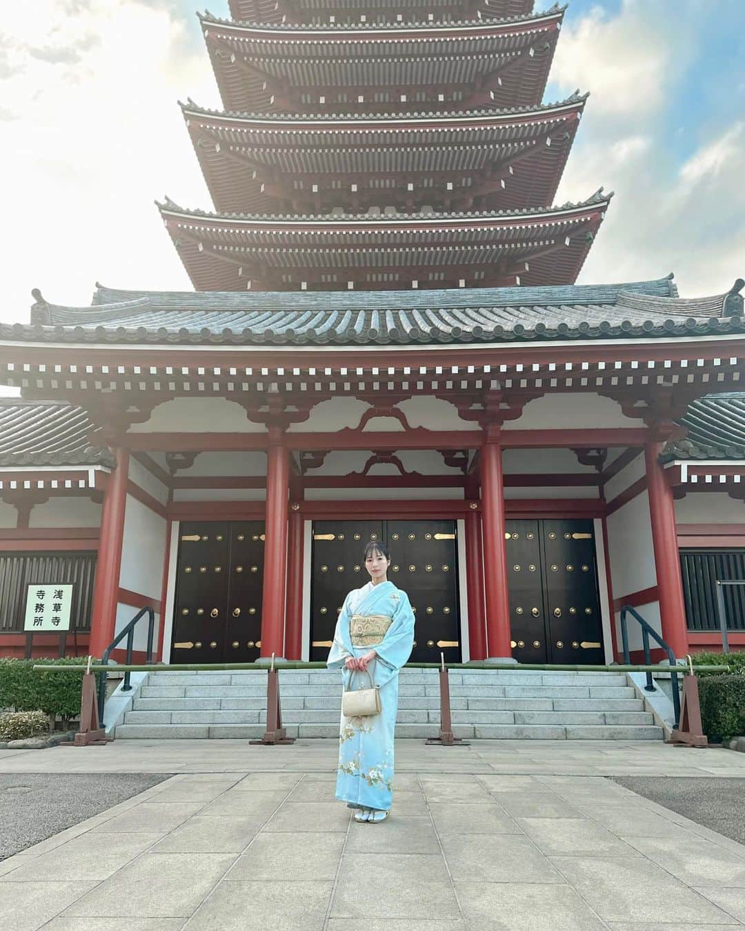 たなかさえのインスタグラム：「VASARAさんの訪問着 とっても素敵…🫧‪ . #VASARA#着物レンタル#訪問着#訪問着レンタル#浅草#vasara浅草本店#浅草寺#和服#jpn#japanesegirl#kimono#tokyo#tokyotrip#asakusa」