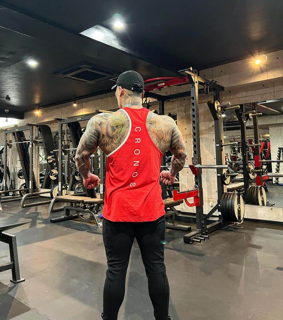 のインスタグラム：「#fitness#physique#bodybuilding#workout#training#tattoo#japanesetattoo  もうそろそろYouTube復活させようかな。 身体やトレーニングみてもらおかな。」